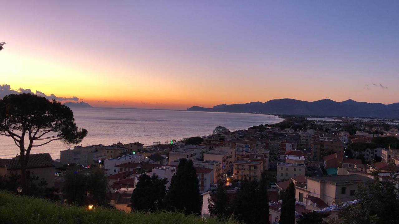 Casa Mediterranea: Appartamento Vista Mare A Soli 200M Dalla Spiaggia スペルロンガ エクステリア 写真